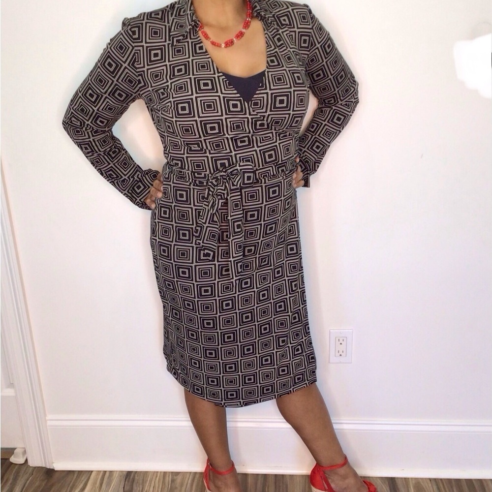 Express Black and White Sheath Wrap Dress Long Sleeve Scoop Neck Size 9/10